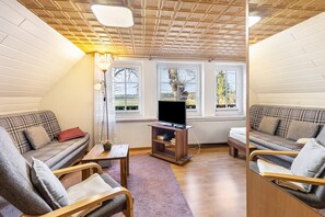 TV - Apartment 'Für Monteure' with Wi-Fi (Templin)