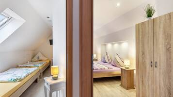 2 bedrooms, WiFi, bed sheets