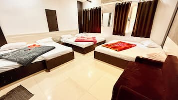 Premium bedding, laptop workspace, free WiFi, bed sheets