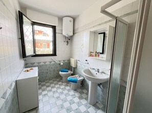 Apartment, 1 Bedroom, Garden View | Bathroom - Functional Flat With Shared Pool (San Michele al Tagliamento)