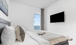 2 bedrooms, iron/ironing board, travel cot, free WiFi