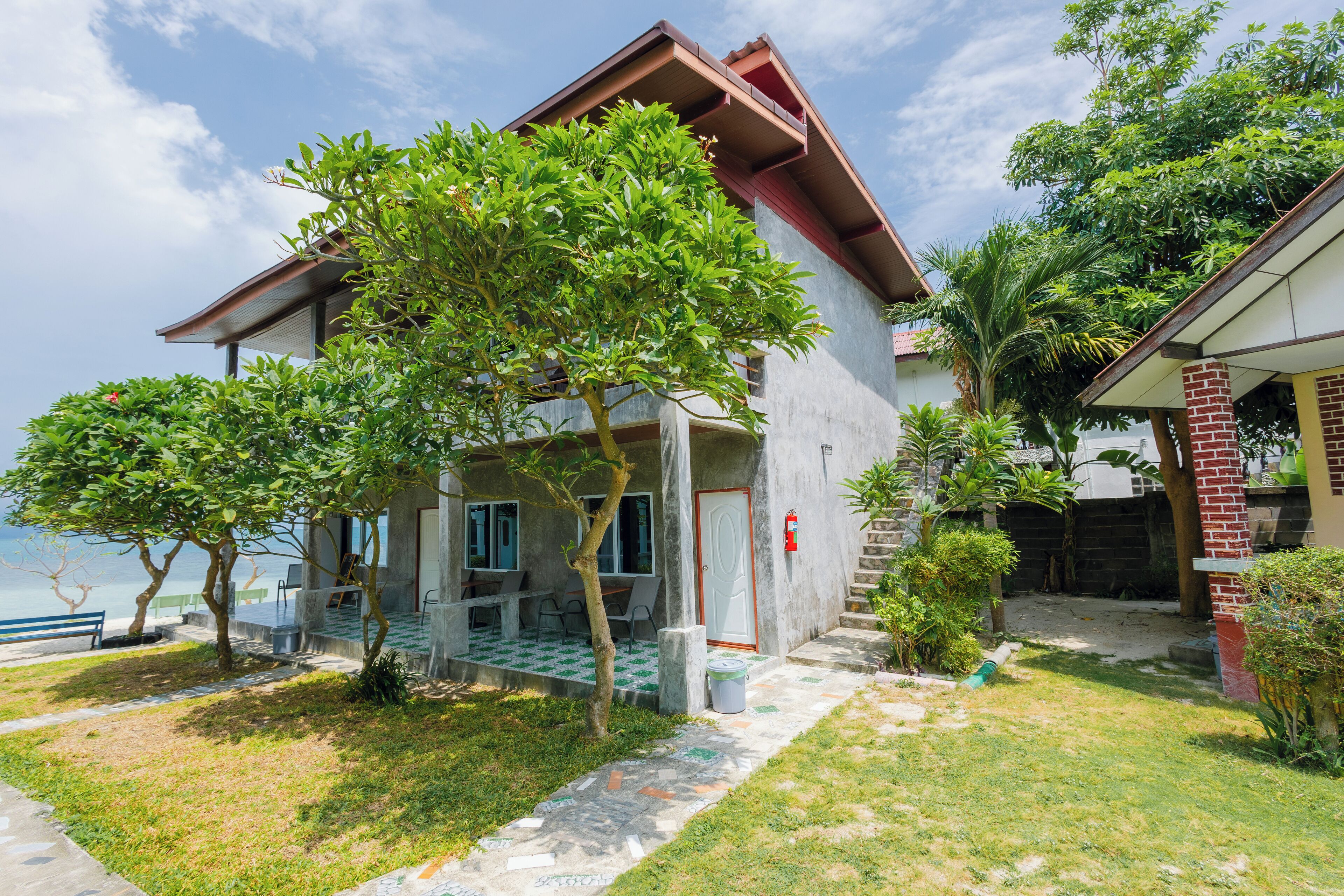 Deluxe Triple Room | Free WiFi