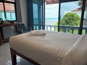 Superior Double or Twin Room with Partial Sea View | 무료 WiFi
