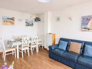 Living area - Surf View (Kingsbridge)