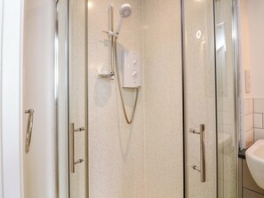 Shower - Surf View (Kingsbridge)