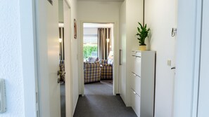 Interior - Comfortable vacation apartment Friesebude with terrace and garden in quiet Garding (Garding)