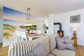 TV, fireplace, DVD player, stereo