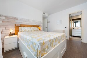 2 makuuhuonetta, silitysrauta/-lauta, Wi-Fi, vuodevaatteet