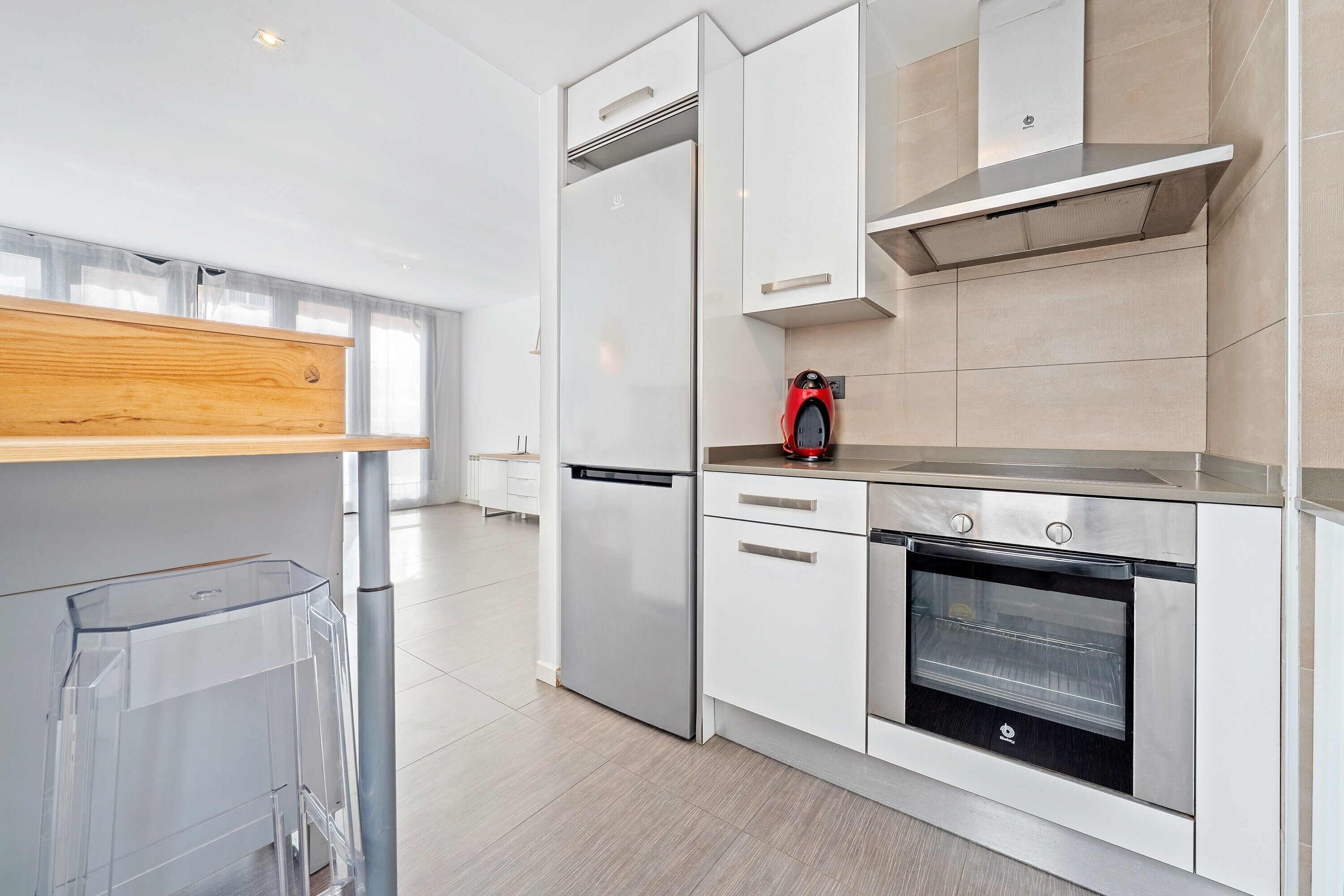 Refrigerador, microondas, horno, placa de cocina