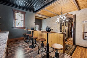 Dining - Enchanting Castle Stay | Wizard Inspired 4BR - Sleeps 12 (Brinkhaven)