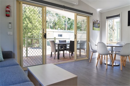 Park: 2 Bedroom Superior Villa | Living area. Warburton Holiday Park