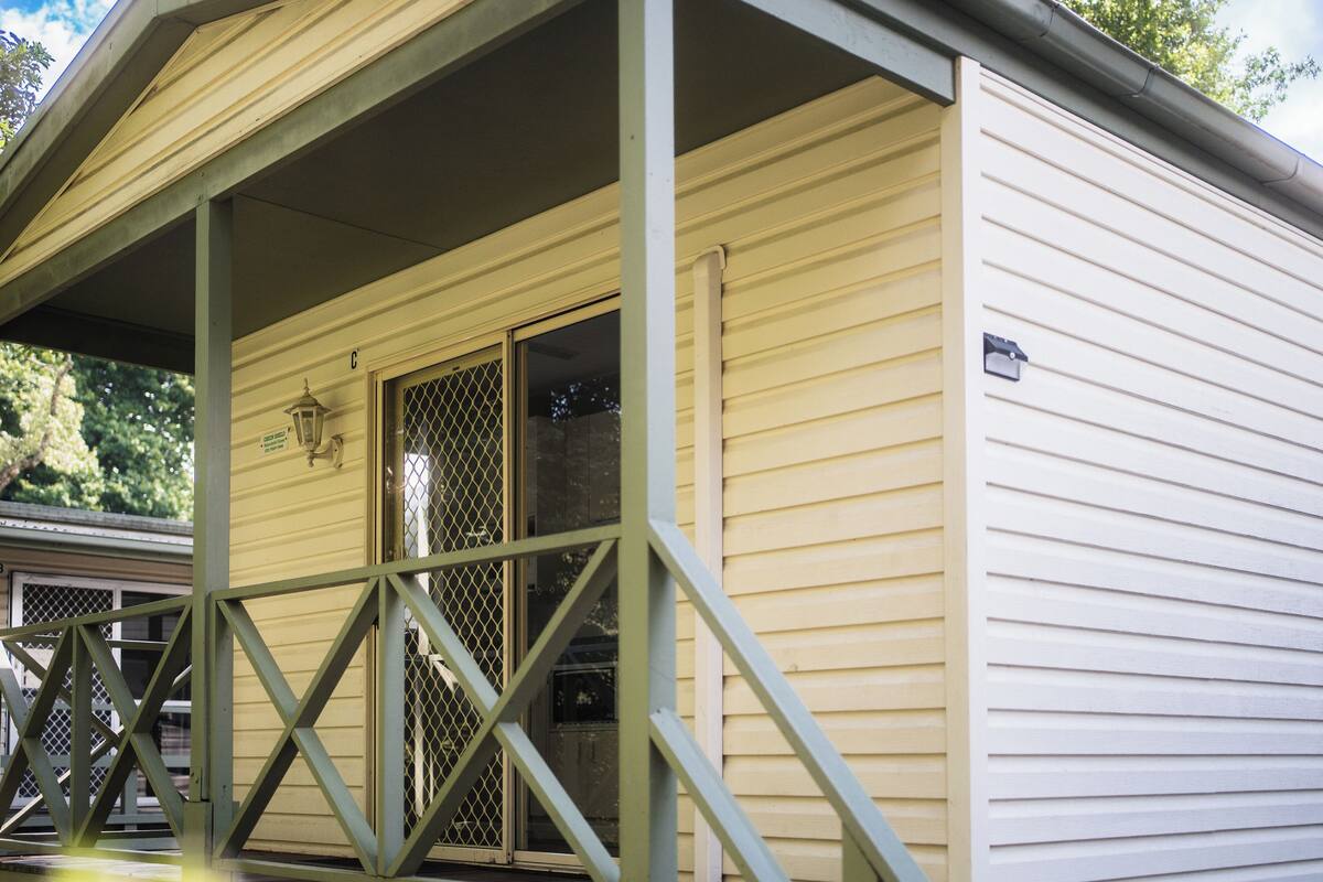 Riverside: 2 Bedroom Ensuite Cabin | Terrace/patio