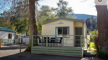 Park (#6) - 2 Bedroom Ensuite Cabin | Terrace/patio