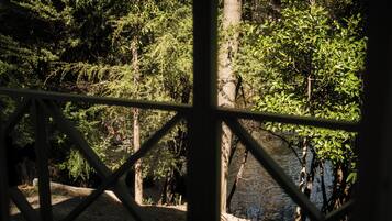 Riverside: 2 Bedroom Ensuite Cabin | Lake view
