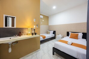 Free WiFi, bed sheets - Cove Padonan Inn (Canggu)