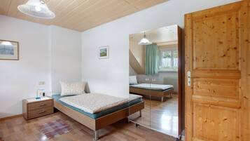 2 bedrooms, WiFi, bed sheets