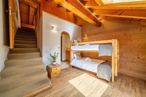6 Schlafzimmer, Bügeleisen/Bügelbrett, Reisekinderbett, kostenloses WLAN