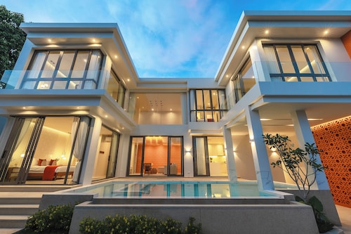 Brand New Top Of The Range Stunning V185