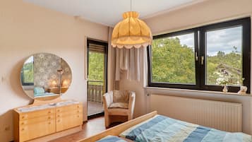 3 bedrooms, WiFi, bed sheets