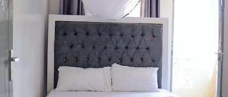 2 habitaciones, tabla de planchar con plancha, wifi y ropa de cama