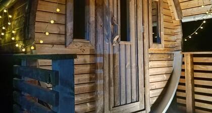 Gemütliche Ferienwohnung mit Fasssauna und Hot Tub