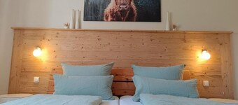 Cozy vacation apartment with barrel sauna and hot tub