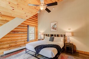 4 bedrooms, travel cot, WiFi