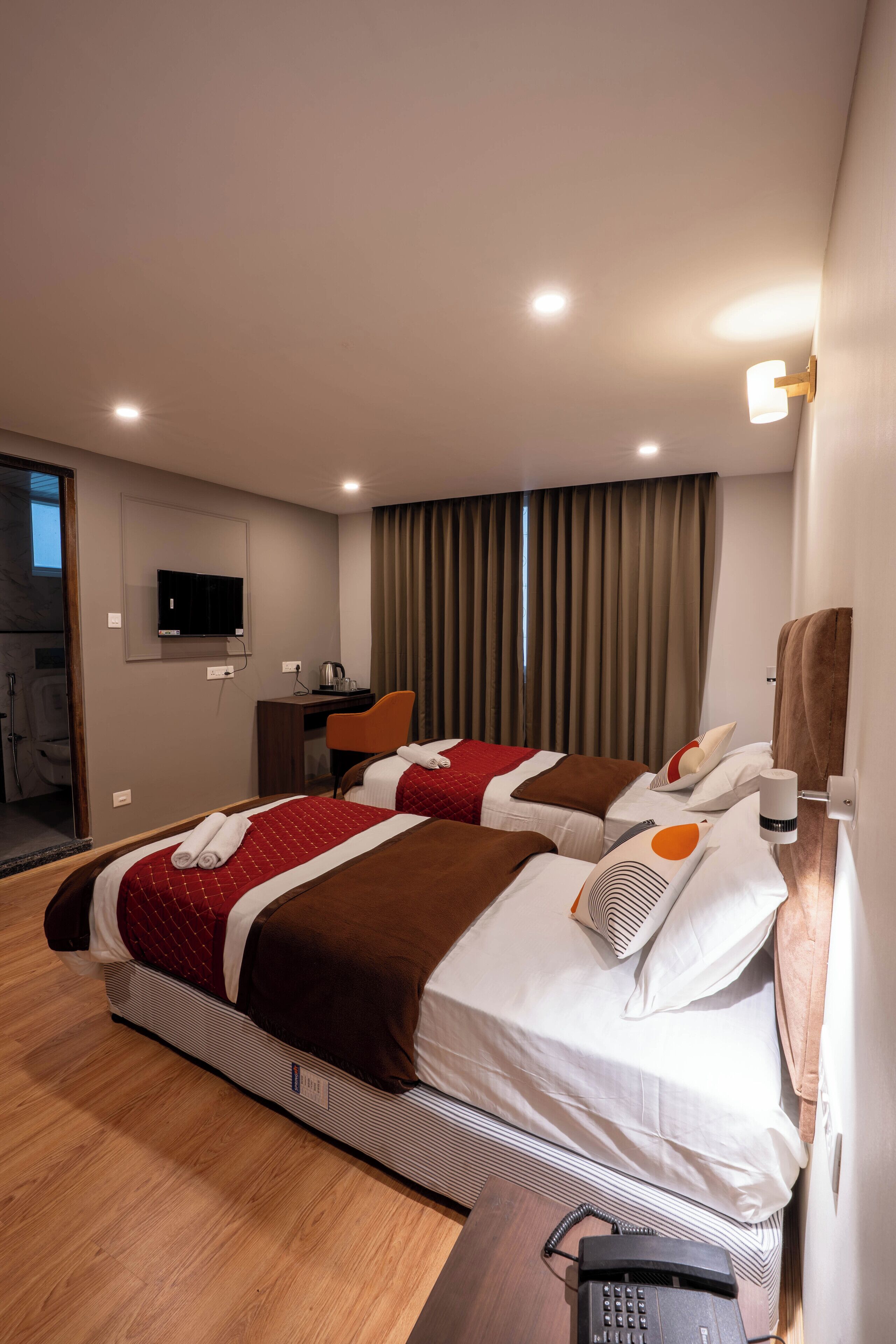 Habitación Deluxe con 2 camas individuales, 2 camas individuales | Escritorio, espacio para trabajar con laptop y wifi gratis 