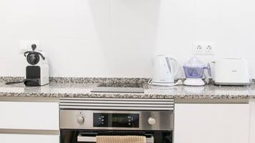 Réfrigérateur, micro-ondes, four, lave-vaisselle