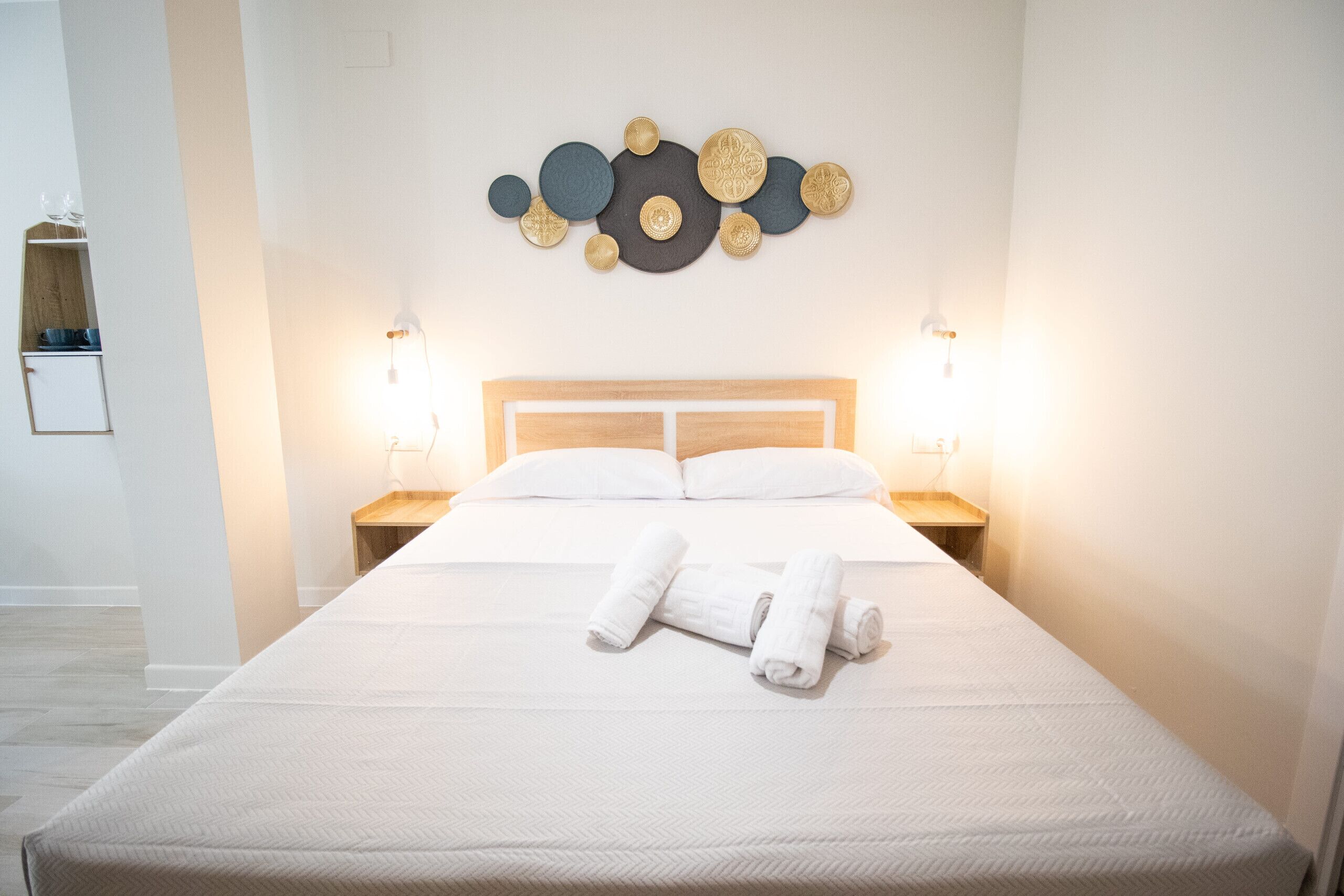 Een strijkplank/strijkijzer, gratis wifi, beddengoed