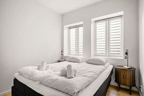 2 室のベッドルーム、アイロン / アイロン台、WiFi、ベッドシーツ