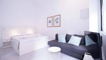 Iron/ironing board, free WiFi, bed sheets