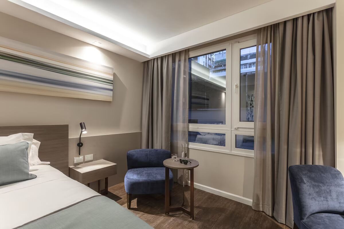 1 habitación, tabla de planchar con plancha, wifi gratis y ropa de cama 