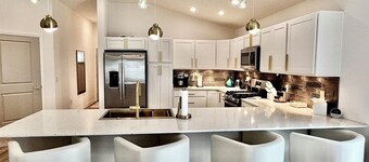 Gilded Edge - 2/2 Near Eastport in The Village of Waters Edge