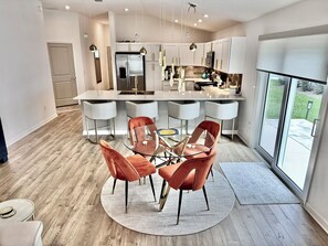 Dining - Gilded Edge - 2/2 Near Eastport in The Village of Waters Edge (Waters Edge, The Villages)