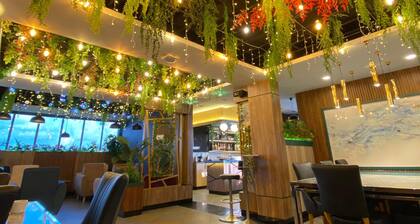 Bona Ventura Hotel & Skybar