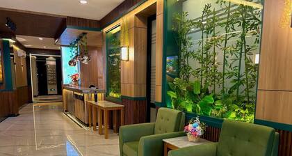Bona Ventura Hotel & Skybar