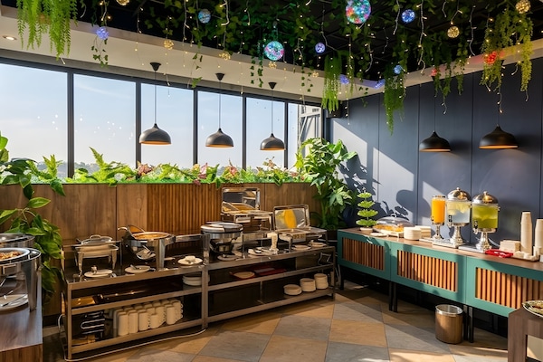 Daily buffet breakfast (IDR 50000 per person)