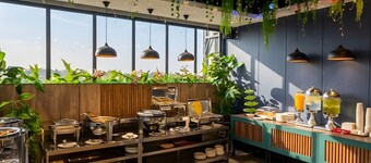 Bona Ventura Hotel & Skybar