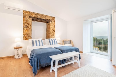 Room 'Quarto 1' with Shared Pool