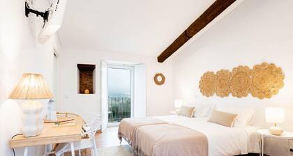 Room '2' with Shared Pool