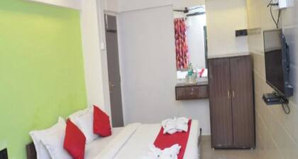 Anil Guest House Santacruz East