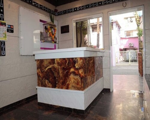 Anil Guest House Santacruz East