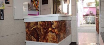 Anil Guest House Santacruz East