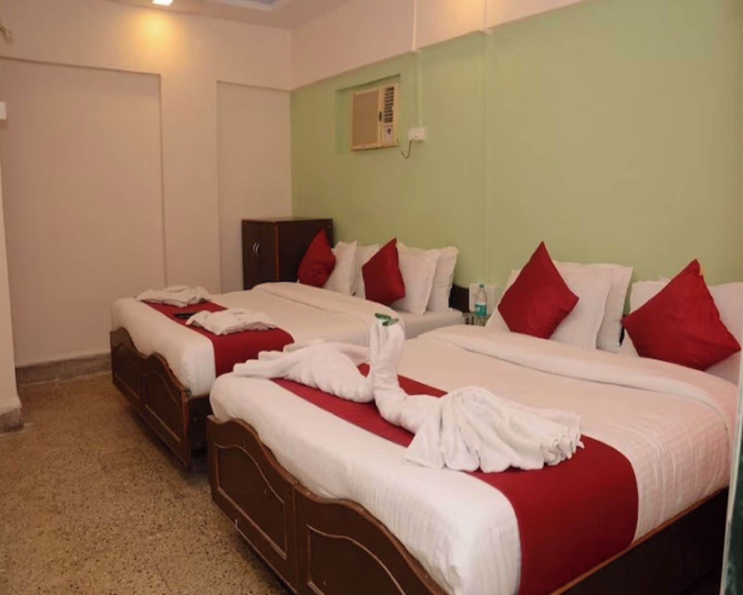 Deluxe Quadruple Room | Free WiFi