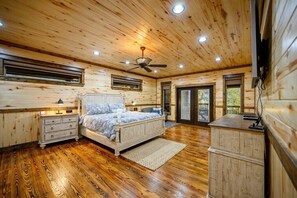 5 habitaciones, tabla de planchar con plancha, wifi y ropa de cama 