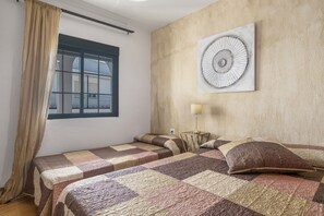 2 bedrooms, iron/ironing board, WiFi, bed sheets