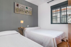 2 bedrooms, iron/ironing board, WiFi, bed sheets