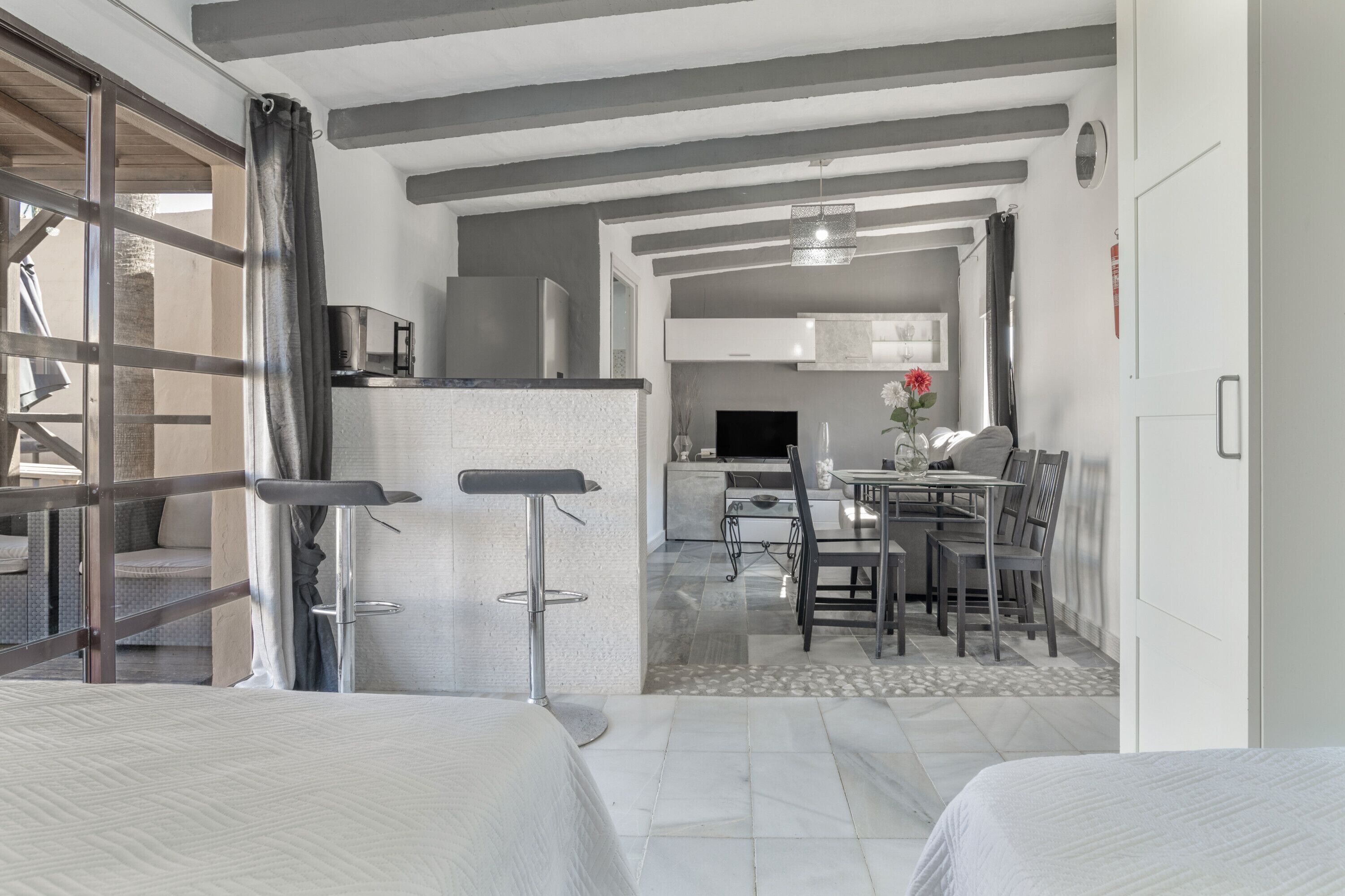 1 chambre, fer et planche à repasser, Wi-Fi, draps fournis