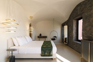 1 bedroom, in-room safe, free WiFi, bed sheets